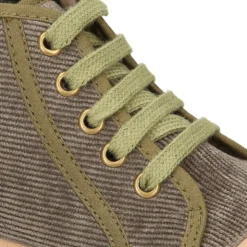 Botita niños tipo zapatilla con cordones y puntera en PANA.