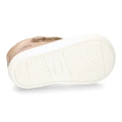 Botita niños tipo zapatilla OKAA CASUAL con cierre adherente en piel LAMINADA VISÓN.