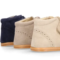Botita niños vestir Blanditos by Crio´s sin cordones en piel serraje.