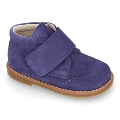 Botita niño vestir sin cordones con PICADOS en piel serraje.