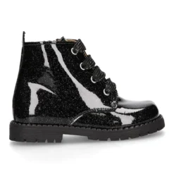 Botita ROCKERA niña con cordones metalizados en charol NEGRO.