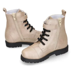 Botita ROCKERA niña cordones en piel LAMINADA VISÓN.