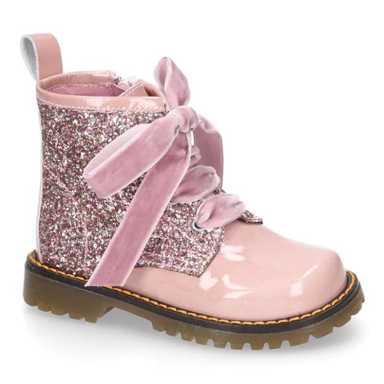 Botita ROCKERA niña lazos terciopelo en piel charol con GLITTER.