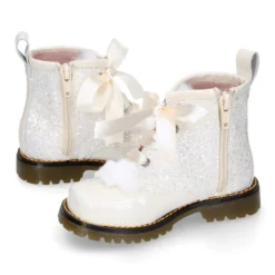 Botita ROCKERA niña lengüeta pelo y lazos seda en piel charol con GLITTER MARFIL.