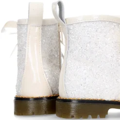 Botita ROCKERA niña lengüeta pelo y lazos seda en piel charol con GLITTER MARFIL.