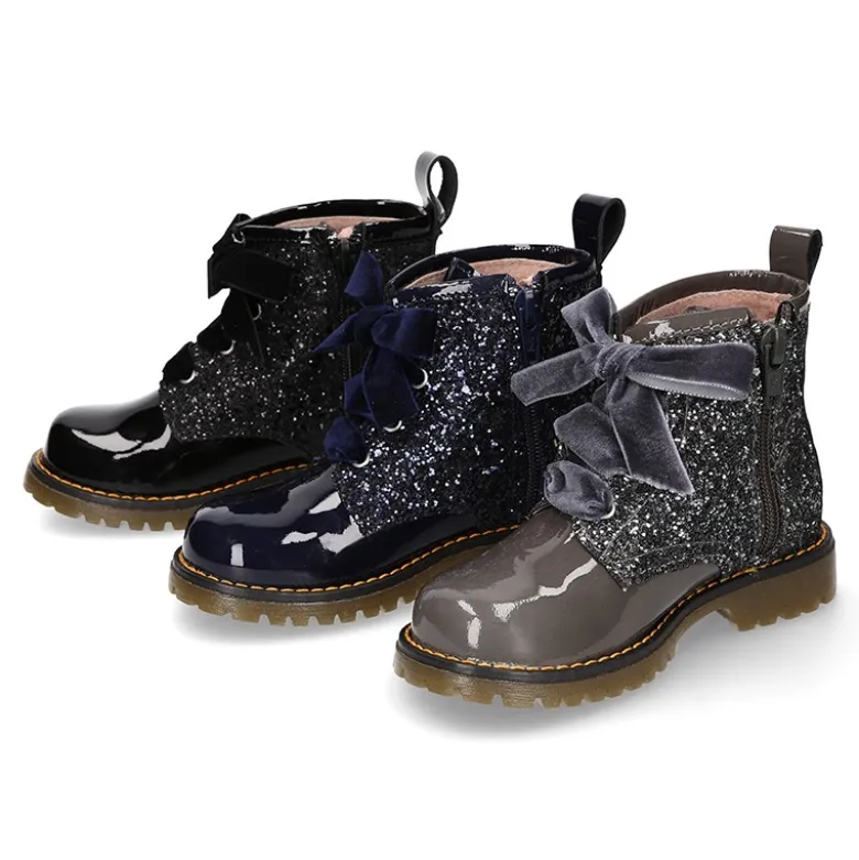 Botita rockera para niña con lazos de terciopelo en piel charol de colores con Glitter