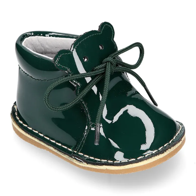 Botita Safari bebé osito con suela SUPER FLEXIBLE en piel charol.