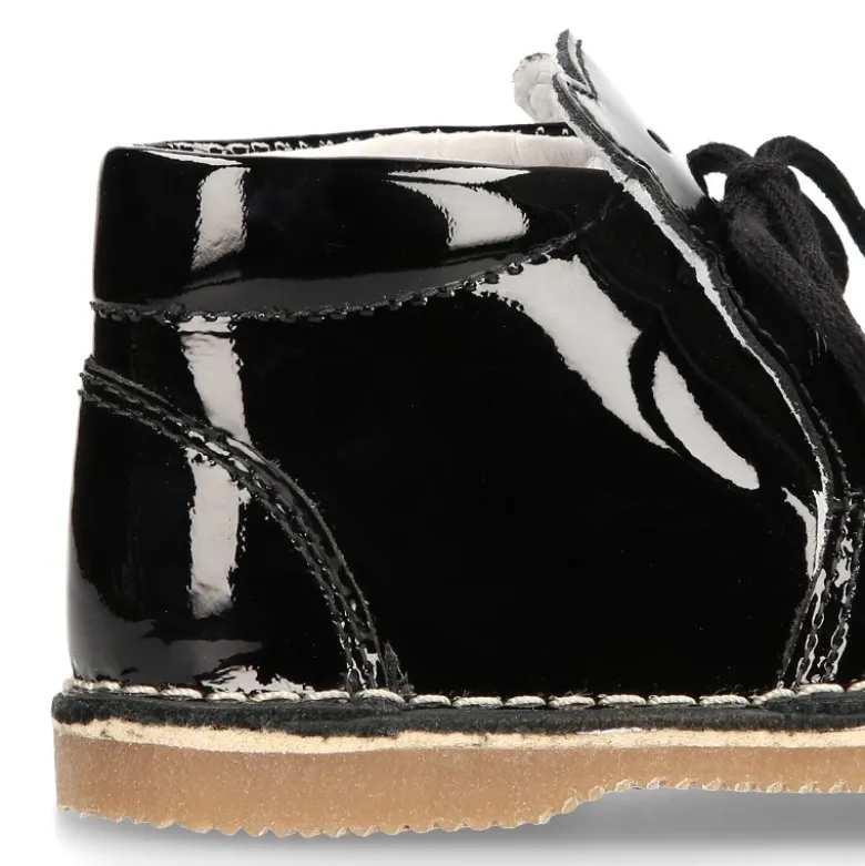 Botita Safari bebé osito con suela SUPER FLEXIBLE en piel charol NEGRO.
