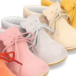 Botita Safari bebé osito con suela SUPER FLEXIBLE en piel serraje en colores pasteles.