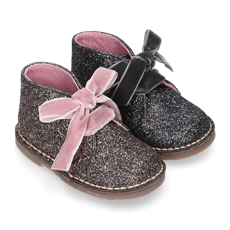 Botita Safari niña lazos GLITTER y lazos de terciopelo.