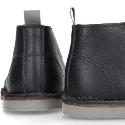 Botita safari niños con cordones en piel napa MADRAS en azul marino.