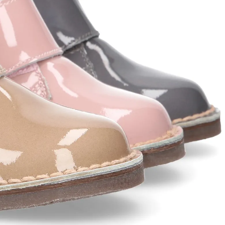 Botita safari niños sin cordones en piel CHAROL.