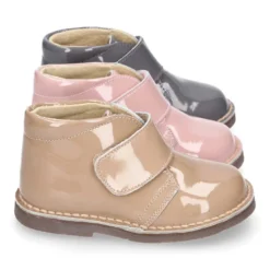 Botita safari niños sin cordones en piel CHAROL.