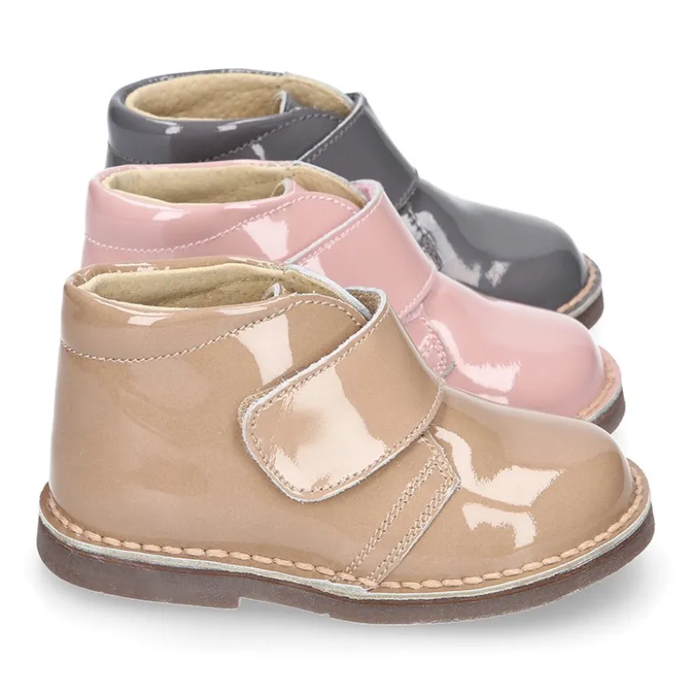 Botita safari niños sin cordones en piel CHAROL.