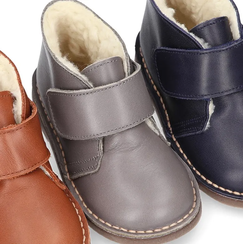 Botita safari niños sin cordones con BORREGO interior en piel EXTRA SUAVE.