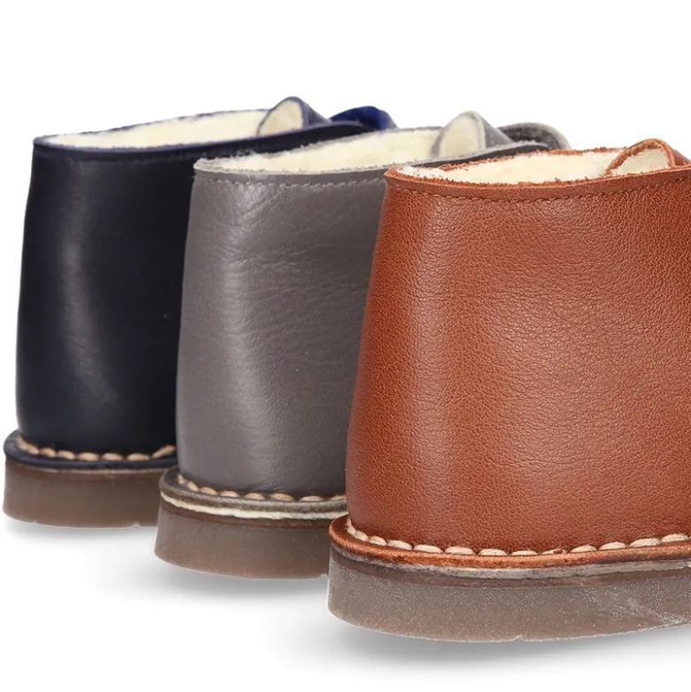 Botita safari niños sin cordones con BORREGO interior en piel EXTRA SUAVE.
