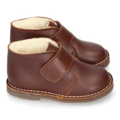 Botita safari niños sin cordones con BORREGO interior en piel CUERO.