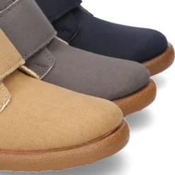 Botitas casual niño sin cordones en piel Serratex encerado.
