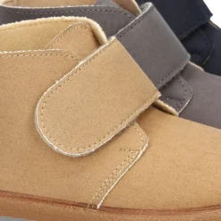 Botitas casual niño sin cordones en piel Serratex encerado.