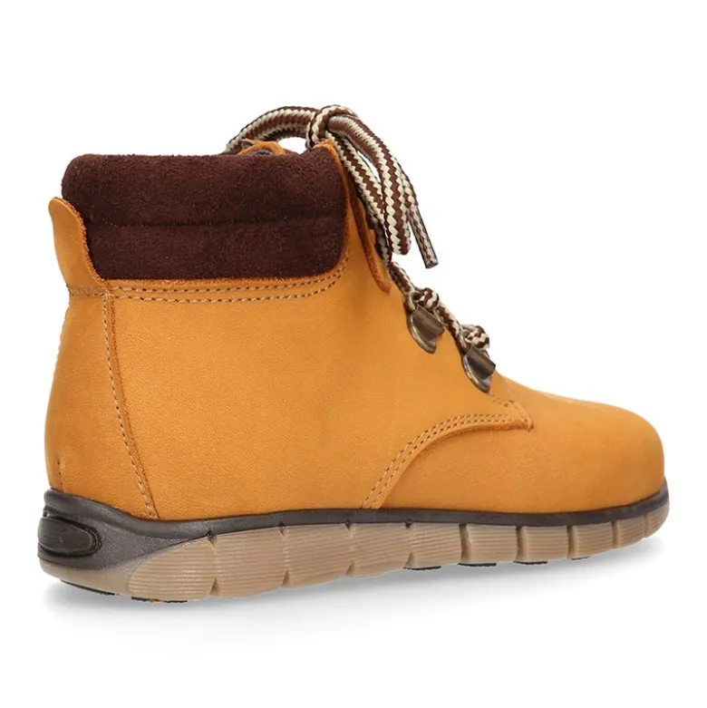 Botita sport niños tipo montaña para vestir.