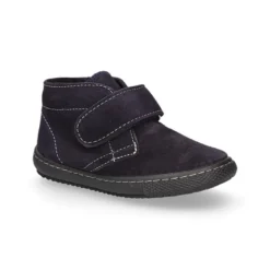 Botita sport tipo zapatilla para vestir sin cordones en piel serraje.
