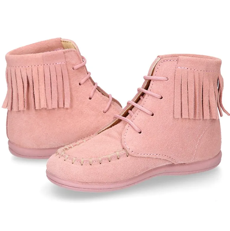 Botita tipo MOHICANA niña con cordones y flecos en piel serraje ROSA.
