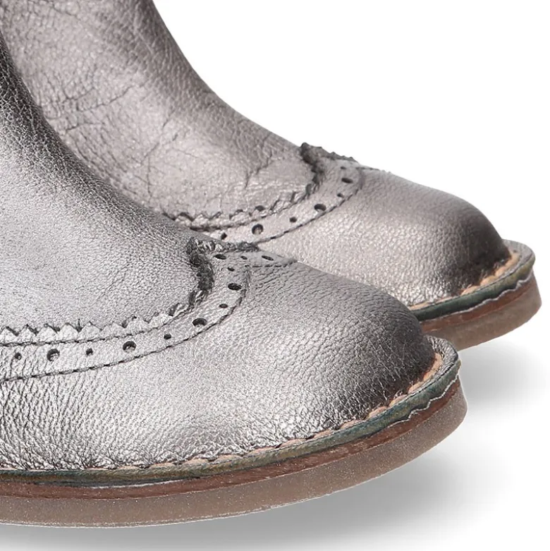 Botín Niños tipo blucher con picados en piel METALIZADA.