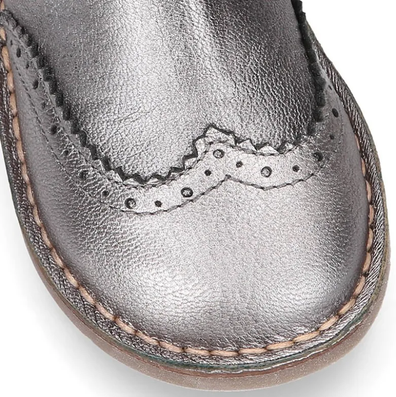 Botín Niños tipo blucher con picados en piel METALIZADA.
