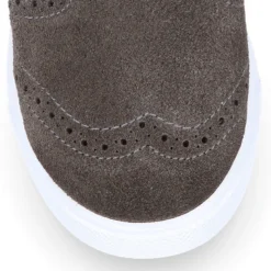 Botín niños tipo zapatilla con cremallera y elástico en piel serraje.