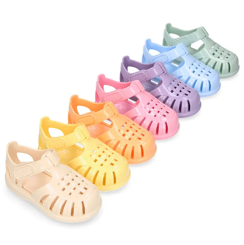 Cangrejera clásica niños en colores gloss con cierre adherente para Playa y Piscina.