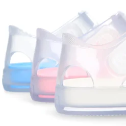 Cangrejera niños con cierre adherente tipo tenis CRISTAL para Playa y Piscina.