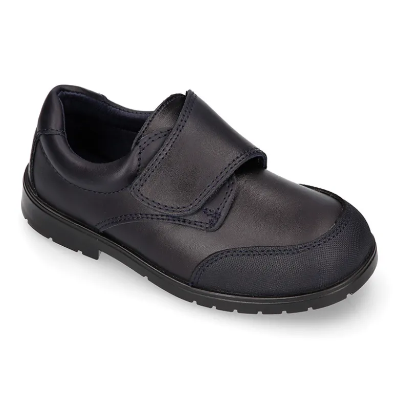 Colegial niños tipo Blucher sin cordones y con puntera reforzada en piel lavable.