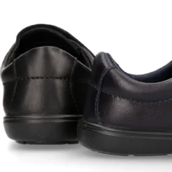 Colegial niños tipo Blucher sin cordones y con puntera reforzada en piel lavable.