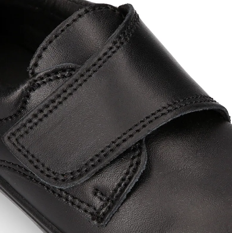 Colegial niños tipo Blucher sin cordones y con puntera reforzada en piel lavable.