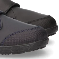 Colegial niño tipo blucher sin cordones y con puntera reforzada en piel lavable.