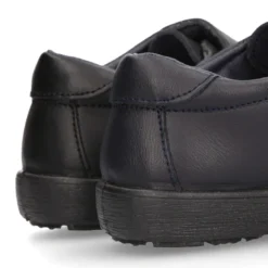 Colegial niño tipo blucher sin cordones y con puntera reforzada en piel lavable.