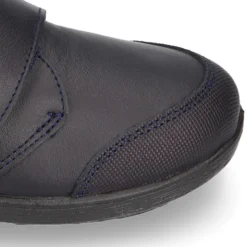 Colegial niño tipo blucher sin cordones y con puntera reforzada en piel lavable.