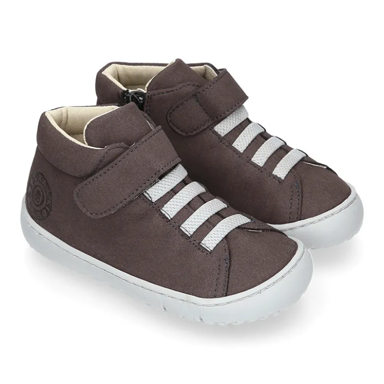 Deportiva alta niños BAREFOOT Okaa Flex con cordones elásticos y cremallera.