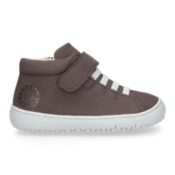Deportiva alta niños BAREFOOT Okaa Flex con cordones elásticos y cremallera.