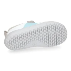 Deportiva BAREFOOT niños con cordones elásticos y cierre adherente.