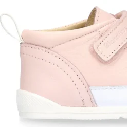 Deportiva botita niños Blanditos by Crio’s sin cordones y elásticos en piel.