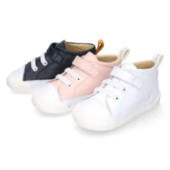Deportiva botita niños Blanditos by Crio’s sin cordones y elásticos en piel.