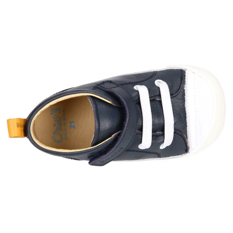 Deportiva botita niños Blanditos by Crio’s sin cordones y elásticos en piel.