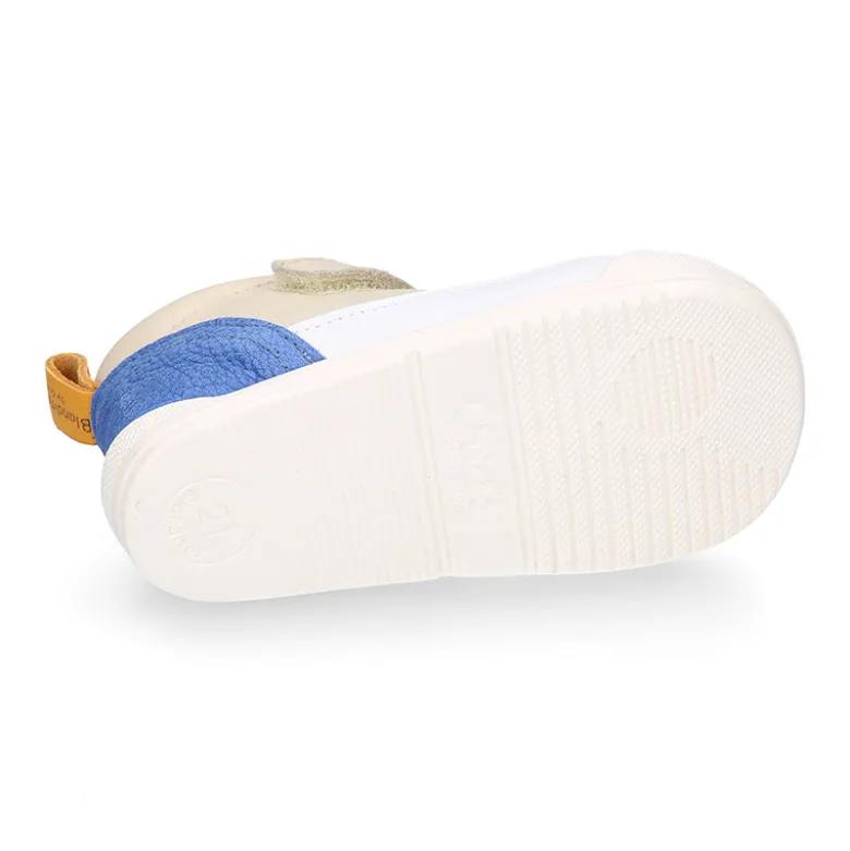 Deportiva botita niños Blanditos by Crio’s sin cordones y elásticos en piel suave.