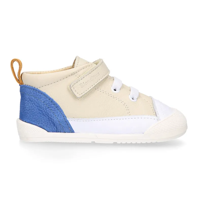 Deportiva botita niños Blanditos by Crio’s sin cordones y elásticos en piel suave.