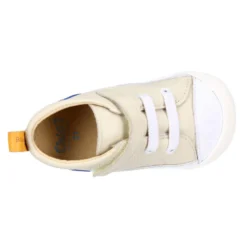 Deportiva botita niños Blanditos by Crio’s sin cordones y elásticos en piel suave.