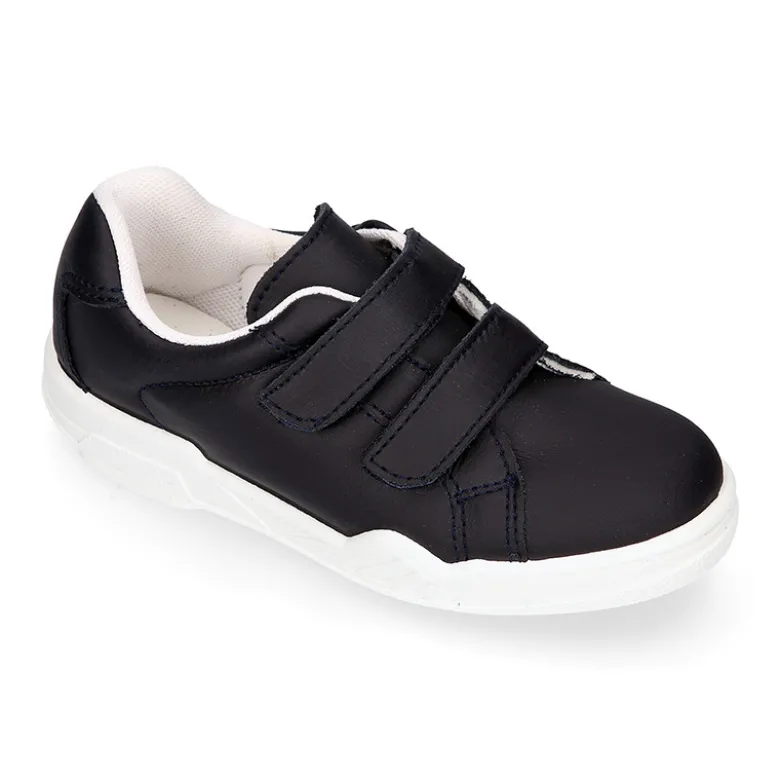 Deportiva colegial niños sin cordones en piel lavable.