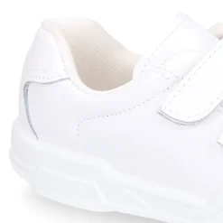 Deportiva colegial niños sin cordones en piel lavable.