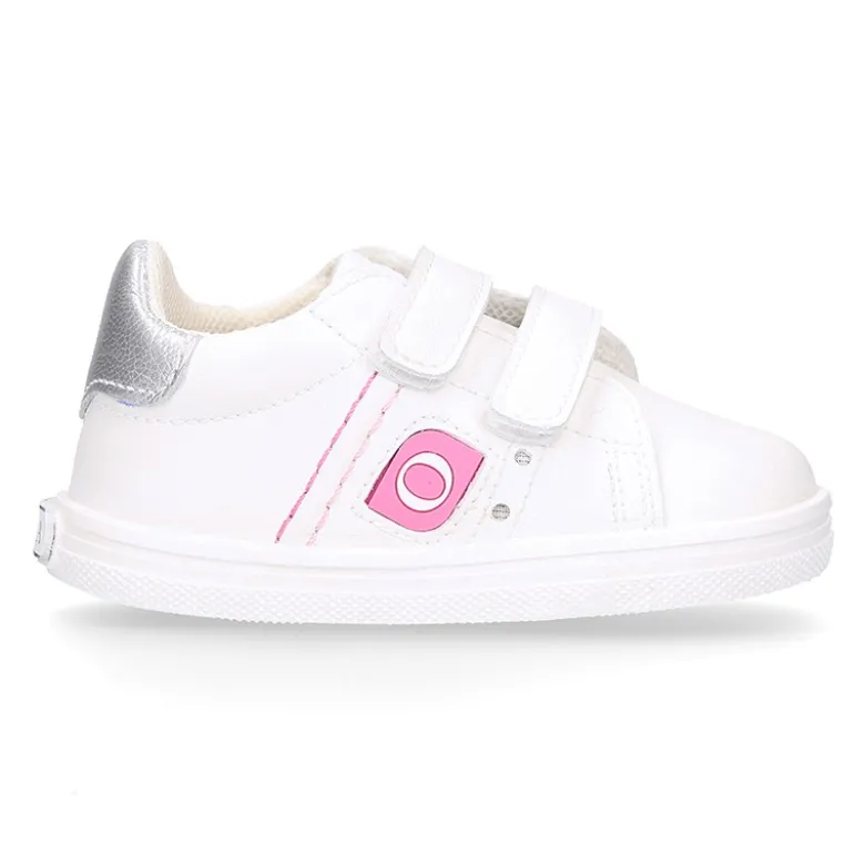 Deportiva niña OKAA FLEX sin cordones en color Blanco.