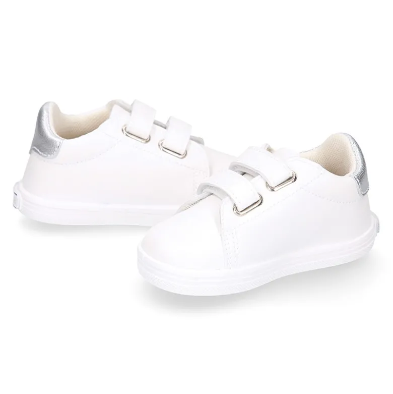 Deportiva niña OKAA FLEX sin cordones en color Blanco.